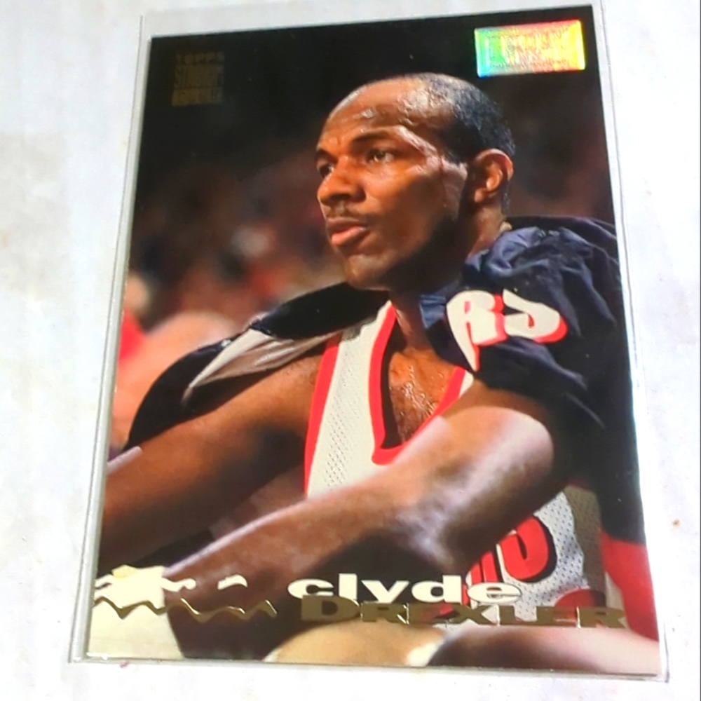 3/$25.  1993-94 1993 TOPPS STADIUM 1ST DAY ISSUE CLYDE DREXLER #117 CARD INSERT